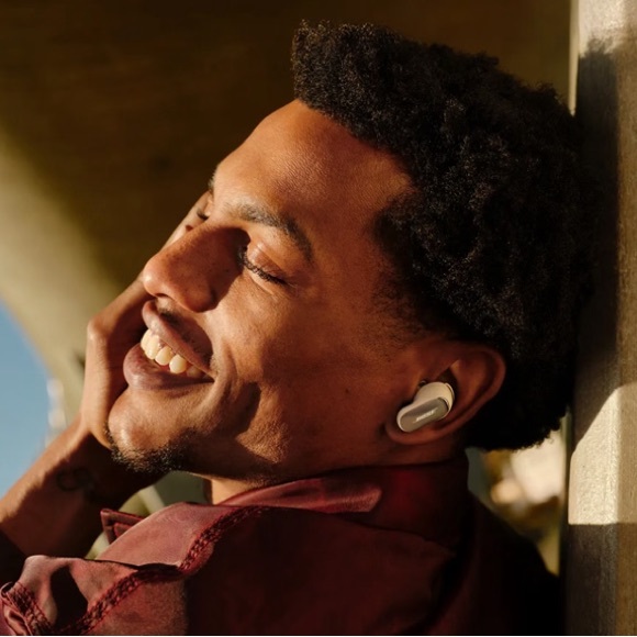 NIB Bose QuietComfort Ultra Earbuds - Picture 5 of 8